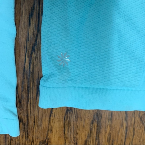 Athleta own your power athletic shirt - Picture 4 of 4